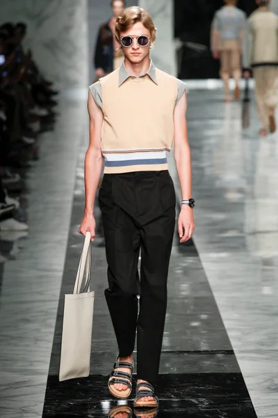 Look 33